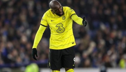 彩经网-累觉不爱？卢卡库抱怨队友，齐耶赫进球不庆祝…